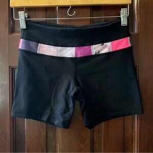 Lululemon Size 4 Matching Shorts and Tank Bundle